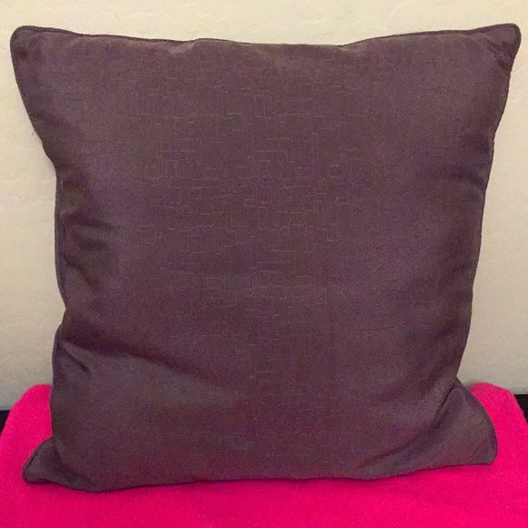 🆕 Brown Accent Pillow - Picture 1 of 5